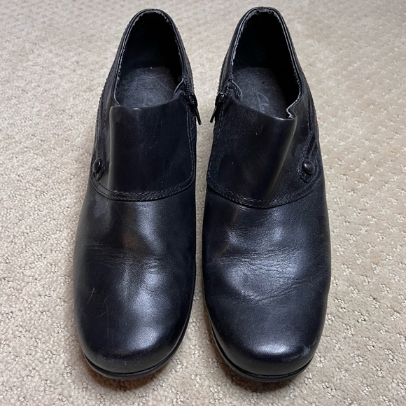 Clarks Slip-On Loafer in Black Size 9 - Picture 1 of 5